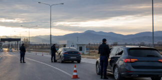 Έβρος–Καβάλα: Πέντε συλλήψεις σε τέσσερις υποθέσεις διακίνησης Αστυνομικός έλεγχος οχημάτων σε οδικό σημείο της βόρειας Ελλάδας