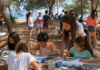 Φιλοθέη–Ψυχικό: Στις 17 Αυγούστου αρχίζει η δεύτερη περίοδος παιδικών κατασκηνώσεων Παιδιά σε θερινή κατασκήνωση συμμετέχουν σε υπαίθρια δημιουργική δραστηριότητα