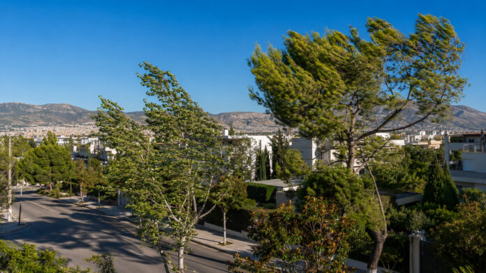 kairos-attiki-voreia-proastia-10-avgoustou-2026-1920x1080-1 Ηλιόλουστος καιρός με ισχυρό βόρειο άνεμο στα βόρεια προάστια της Αττικής