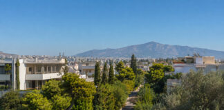 Καιρός Αττική: Έως 39°C σήμερα – Πολύ ζεστή ημέρα στα βόρεια προάστια Ηλιόλουστη πανοραμική θέα των καταπράσινων βορείων προαστίων της Αττικής με την Πεντέλη στο βάθος
