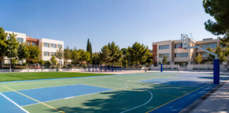 Νέα Ερυθραία: Νέα αθλητικά δάπεδα σε Γυμνάσιο και Αναξαγόρειο Λύκειο Ανακαινισμένος σχολικός αθλητικός χώρος με νέα δάπεδα και γήπεδα στη Νέα Ερυθραία