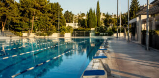 Μελίσσια: Κλειστό το κολυμβητήριο έως 22 Αυγούστου Editorial απεικόνιση δημοτικού κολυμβητηρίου στα Μελίσσια κατά τη θερινή περίοδο