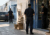Λευκάδα: Τρεις συλλήψεις για κλοπή σε κατάστημα Αστυνομικός έλεγχος έξω από μικρό κατάστημα σε νησιωτικό δρόμο