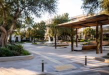 Λυκόβρυση–Πεύκη: Τι προβλέπει η πρόταση για πράσινη και προσβάσιμη ανάπλαση Πράσινη αστική πλατεία με διαδρομές πεζών, πέργκολα και καθιστικά