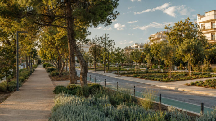 marousi-prasino-led-20260814-1700-1920x1080-1 Δενδροφυτεμένος αστικός δρόμος με σύγχρονο φωτισμό LED και διαμορφωμένους χώρους πρασίνου