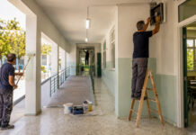 Μαρούσι: Εργασίες συντήρησης και αναβάθμισης στα σχολεία Εργασίες συντήρησης σε φωτεινό σχολικό διάδρομο στο Μαρούσι