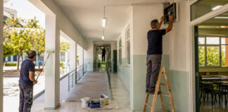 Μαρούσι: Εργασίες συντήρησης και αναβάθμισης στα σχολεία Εργασίες συντήρησης σε φωτεινό σχολικό διάδρομο στο Μαρούσι
