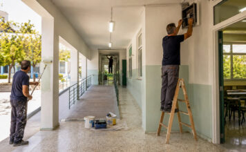 Μαρούσι: Εργασίες συντήρησης και αναβάθμισης στα σχολεία Εργασίες συντήρησης σε φωτεινό σχολικό διάδρομο στο Μαρούσι