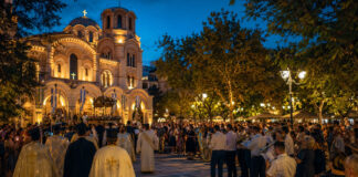 Μαρούσι: Με λιτανεία και μουσική τιμήθηκε η Πολιούχος Βραδινή θρησκευτική πομπή και φιλαρμονική σε αστική πλατεία