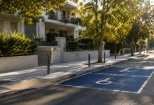 Νέα Ιωνία: Εγκρίθηκαν δύο θέσεις στάθμευσης ΑμεΑ Δύο θέσεις στάθμευσης ΑμεΑ σε ήσυχο αστικό δρόμο με ράμπα πεζοδρομίου