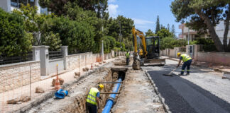 Κάτω Πεύκη: Νέος αγωγός ύδρευσης και πλήρης ασφαλτόστρωση στη Μεσολογγίου Εργασίες αντικατάστασης υπόγειου αγωγού ύδρευσης και ασφαλτόστρωσης σε κατοικημένη οδό