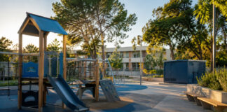 Βριλήσσια: Παιδικές χαρές και τρία ηλεκτροπαραγωγά στη Δημοτική Επιτροπή Σύγχρονη παιδική χαρά δίπλα σε ηχομονωμένο ηλεκτροπαραγωγό ζεύγος