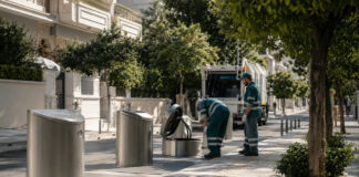 Βριλήσσια: 40 νέοι υπογειοποιημένοι κάδοι σε 15 σημεία Σύγχρονοι υπογειοποιημένοι κάδοι απορριμμάτων σε καθαρό αστικό δρόμο