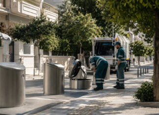 Βριλήσσια: 40 νέοι υπογειοποιημένοι κάδοι σε 15 σημεία Σύγχρονοι υπογειοποιημένοι κάδοι απορριμμάτων σε καθαρό αστικό δρόμο