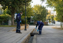 Αγία Παρασκευή: Νέοι ψεκασμοί σε τρεις περιοχές έως τις 7 Σεπτεμβρίου Συνεργείο δημόσιας υγείας πραγματοποιεί εφαρμογή διαχείρισης κουνουπιών σε φρεάτιο αστικής γειτονιάς