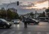 Αττική: Αυξημένες δυνάμεις Τροχαίας λόγω βλάβης σε φωτεινούς σηματοδότες Αστυνομικός της Τροχαίας ρυθμίζει την κυκλοφορία σε διασταύρωση με σβηστούς φωτεινούς σηματοδότες