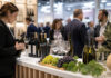 WINE PARIS 2027: Πρόσκληση σε επιχειρήσεις οίνου και ποτών της Αττικής Επαγγελματίες παρουσιάζουν εμφιαλωμένους οίνους σε σύγχρονο διεθνές εκθεσιακό περίπτερο