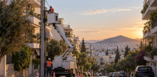 Γαλάτσι: Διακοπές ρεύματος σήμερα 08:00–14:00 – Οι δρόμοι Συνεργείο ηλεκτρικού δικτύου σε αστικό δρόμο του Γαλατσίου