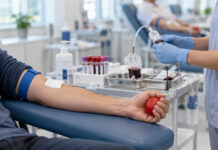 Κηφισιά: Αιμοδοσία τη Δευτέρα 14 Σεπτεμβρίου στην UNIFARMA Εθελοντής αιμοδότης κατά τη διάρκεια οργανωμένης αιμοληψίας