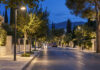 Κηφισιά: 11.408 νέα φωτιστικά LED και εξοικονόμηση 55% Σύγχρονα φωτιστικά LED σε καταπράσινο δρόμο της Κηφισιάς το σούρουπο
