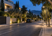 Κηφισιά: Σχέδιο για 11.408 νέα LED και εξοικονόμηση 705.000 ευρώ τον χρόνο Σύγχρονος φωτισμός LED σε δενδροφυτεμένο αστικό δρόμο το σούρουπο