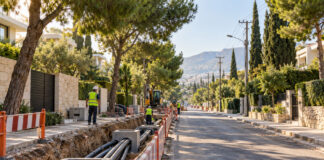 Κηφισιά: 43,58 εκατ. ευρώ για υπογείωση δικτύων σε πάνω από 100 χλμ. Εργασίες εγκατάστασης υπόγειων δικτύων ηλεκτρικής ενέργειας σε δενδροφυτεμένο δρόμο
