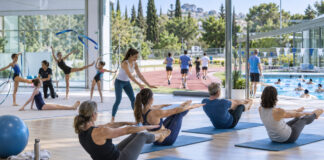 Κηφισιά: Ο οδηγός για τα αθλητικά προγράμματα 2026–2027 Παιδιά και ενήλικες συμμετέχουν σε οργανωμένες δραστηριότητες γυμναστικής, τρεξίματος και κολύμβησης