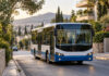 Λυκόβρυση–Πεύκη: Τα δρομολόγια της Δημοτικής Συγκοινωνίας τις καθημερινές Δημοτικό λεωφορείο κινείται σε δεντροφυτεμένη γειτονιά