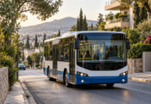 Λυκόβρυση–Πεύκη: Τα δρομολόγια της Δημοτικής Συγκοινωνίας τις καθημερινές Δημοτικό λεωφορείο κινείται σε δεντροφυτεμένη γειτονιά