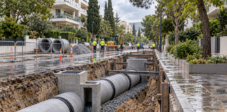 Μαρούσι: Ολοκληρώνεται το έργο ομβρίων στην Αγία Φιλοθέη Εργασίες εγκατάστασης αγωγών ομβρίων σε κατοικημένο δρόμο με βρεγμένο οδόστρωμα