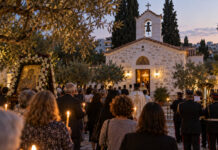 Κηφισιά: 11.408 νέα φωτιστικά LED και εξοικονόμηση 55% Εσπερινός φωτισμός σε μικρό ορθόδοξο παρεκκλήσι με πιστούς και φιλαρμονική ορχήστρα