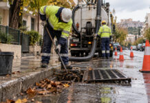 Νέα Ιωνία: Διαγωνισμός 100.000 ευρώ για φρεάτια και αγωγούς ομβρίων Δημοτικό συνεργείο καθαρίζει φρεάτιο ομβρίων σε αστικό δρόμο μετά από βροχή