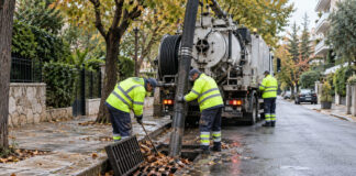Παπάγου–Χολαργός: Καθαρισμός φρεατίων για την προετοιμασία απέναντι στις φθινοπωρινές βροχές Εργασίες καθαρισμού φρεατίου ομβρίων σε δρόμο του Δήμου Παπάγου–Χολαργού