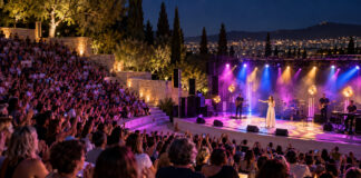 Παπάγου: Η Marseaux σε back-to-school συναυλία στις 12 Σεπτεμβρίου Βραδινή pop συναυλία σε υπαίθριο θέατρο με φωτισμένη σκηνή και κοινό