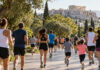 Πεδίο του Άρεως: Αγώνας 5 και 10 χλμ. με παιδική διαδρομή Δρομείς και παιδιά σε καταπράσινη διαδρομή αστικού πάρκου
