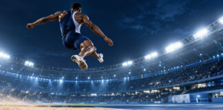 Τεντόγλου: Κατέκτησε το πρώτο Ultimate Championship με 8,35 μ. Αθλητής του άλματος εις μήκος σε νυχτερινό στάδιο