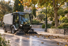 Βριλήσσια: Νέο ηλεκτρικό σάρωθρο για πλατείες και στενούς δρόμους Μικρό ηλεκτρικό σάρωθρο καθαρίζει πλατεία με δέντρα και κοινόχρηστους χώρους