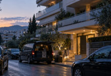 Αγία Παρασκευή: Δύο συλλήψεις για διακίνηση ναρκωτικών από κατοικία Κατοικία σε αστική γειτονιά της Αγίας Παρασκευής κατά τη διάρκεια αστυνομικής έρευνας