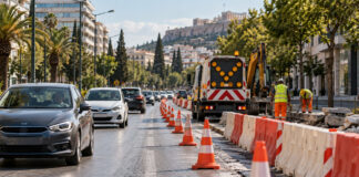 Λεωφόρος Αργυρουπόλεως: Ρυθμίσεις στη δεξιά λωρίδα έως τον Μάρτιο Εργοτάξιο στη δεξιά λωρίδα αστικής λεωφόρου με κώνους και ασφαλή διέλευση οχημάτων