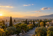 Καιρός στην Αττική 8/10: Ηλιοφάνεια και έως 26°C Ηλιόλουστο φθινοπωρινό πρωινό πάνω από τις πράσινες γειτονιές των βορείων προαστίων της Αττικής