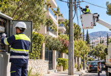 Διακοπές ρεύματος τη Δευτέρα σε Βριλήσσια, Κηφισιά και Μελίσσια Τεχνικοί ηλεκτρικού δικτύου πραγματοποιούν εργασίες συντήρησης σε κατοικημένη περιοχή