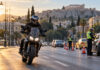 ΕΛ.ΑΣ.: 543 παραβάσεις για κράνος στην Αττική σε μία εβδομάδα Μοτοσικλετιστής με προστατευτικό κράνος σε έλεγχο οδικής ασφάλειας στην Αθήνα