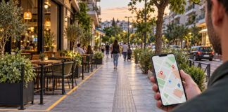 Γαλάτσι: Το MyStreet για τους κοινόχρηστους χώρους Πολίτης χρησιμοποιεί εφαρμογή χάρτη σε ελεύθερο και προσβάσιμο πεζοδρόμιο με οριοθετημένα τραπεζοκαθίσματα