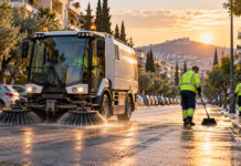 Ηράκλειο Αττικής: Καθαρισμός σε Μαρίνου Αντύπα, Παπαϊωάννου και Κηφισίας Δημοτικό σάρωθρο και εργαζόμενοι καθαριότητας σε αστική λεωφόρο νωρίς το πρωί