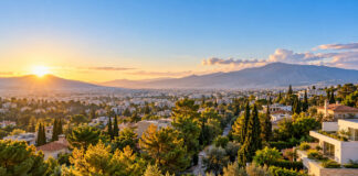 Καιρός στην Αττική 7/10: Ηλιοφάνεια και έως 26°C Ηλιόλουστο φθινοπωρινό πρωινό πάνω από τις πράσινες γειτονιές των βορείων προαστίων της Αττικής