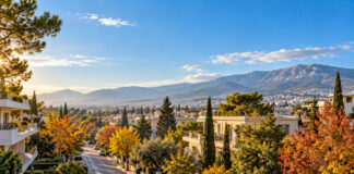 Καιρός στην Αττική 9/10: Ηλιοφάνεια και έως 27°C Ηλιόλουστο φθινοπωρινό πρωινό πάνω από τις πράσινες γειτονιές των βορείων προαστίων της Αττικής