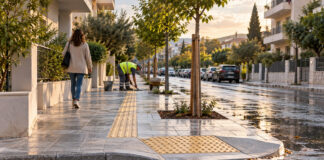 Λυκόβρυση: Αποκαταστάθηκε το πεζοδρόμιο στην Κοντογιάννη 3 Αποκατεστημένο πεζοδρόμιο με όδευση τυφλών και ράμπα σε αστική γειτονιά