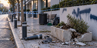 Νέο Ψυχικό: Σύλληψη μετά τους βανδαλισμούς στην 25ης Μαρτίου Φθορές σε δημόσιο εξοπλισμό και συνεργείο καθαρισμού σε αστικό δρόμο