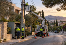 Παλαιό Ψυχικό: Πεντάωρη διακοπή ρεύματος στην οδό Χλόης Συνεργείο ηλεκτροδότησης εργάζεται σε κατοικημένο δρόμο των βορείων προαστίων