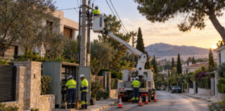 Παλαιό Ψυχικό: Πεντάωρη διακοπή ρεύματος στην οδό Χλόης Συνεργείο ηλεκτροδότησης εργάζεται σε κατοικημένο δρόμο των βορείων προαστίων
